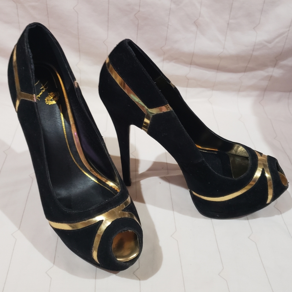 Colin Stuart Black with Gold accent Sz 8 1/2 B